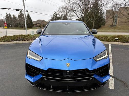 2023 Lamborghini Urus S
