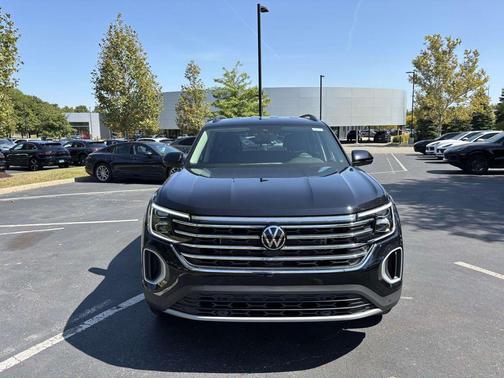 Deep Black Pearl 2026 Volkswagen Atlas 2.0T SE w/Technology 4MOTION