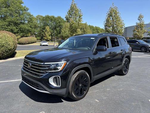 Deep Black Pearl 2026 Volkswagen Atlas 2.0T SE w/Technology 4MOTION