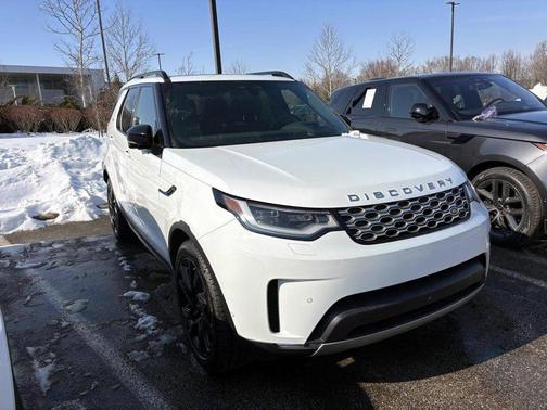 2025 Land Rover Discovery P300 S