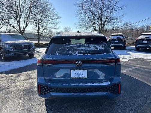 2026 Volkswagen Tiguan 2.0T SE R-Line Black 4MOTION