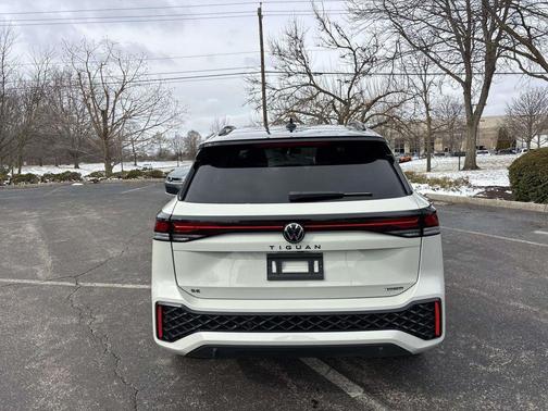 2026 Volkswagen Tiguan 2.0T SE R-Line Black 4MOTION