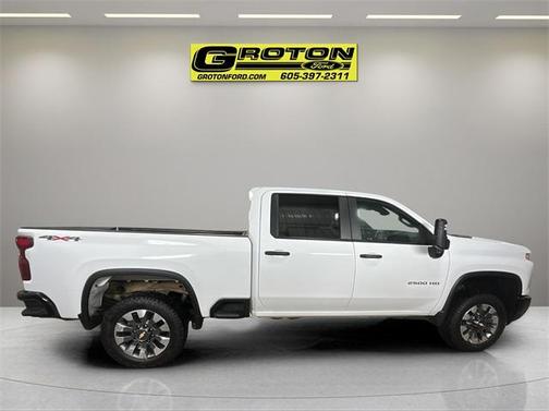 2024 Chevrolet Silverado 2500 Custom