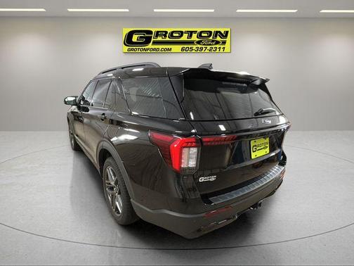 Black Metallic 2025 Ford Explorer ST-Line