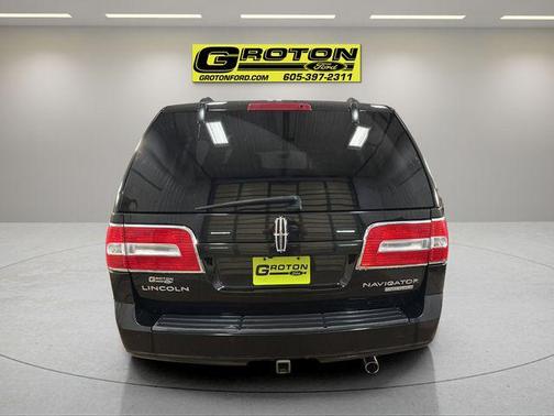 Tuxedo Black Metallic 2013 Lincoln Navigator Base