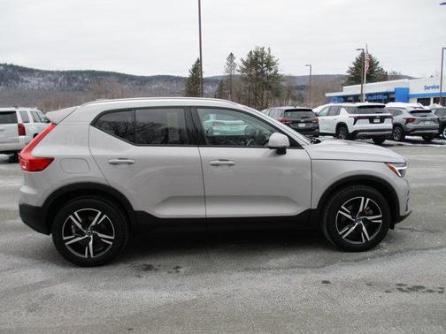 2023 Volvo XC40 B5 Core