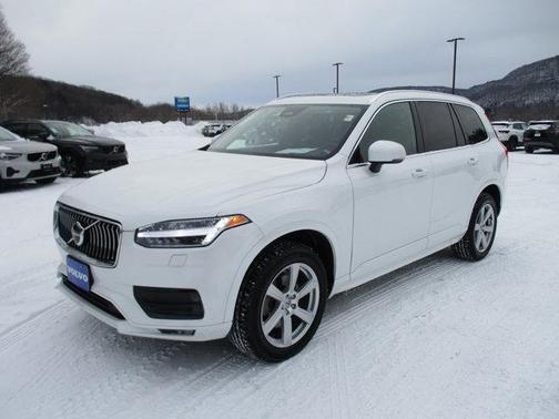 2023 Volvo XC90 B5 Core