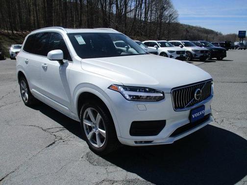 Crystal White Metallic 2023 Volvo XC90 B5 Core