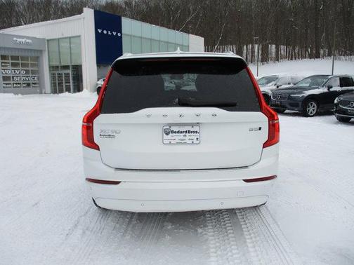 2023 Volvo XC90 B5 Core