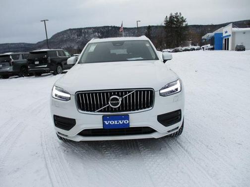 2023 Volvo XC90 B5 Core