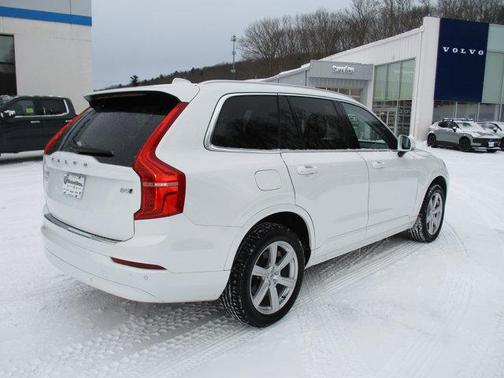 2023 Volvo XC90 B5 Core