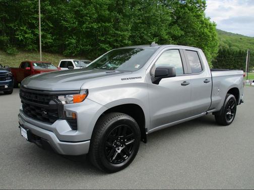 Sterling Gray Metallic 2024 Chevrolet Silverado 1500 Custom