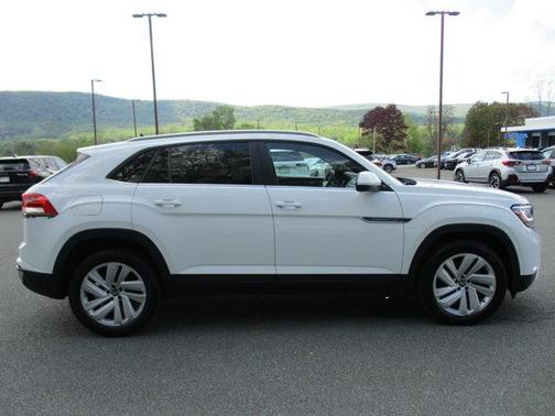 WHITESE 2022 Volkswagen Atlas Cross Sport 3.6L V6 SE w/Technology