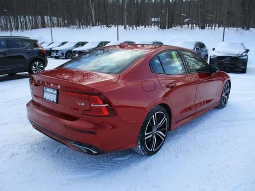2019 Volvo S60 T6 R-Design