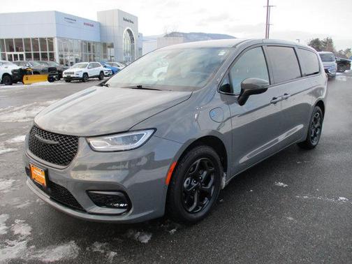 2023 Chrysler Pacifica Hybrid Touring L