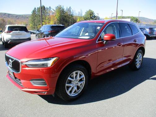2021 Volvo XC60 T6 Momentum