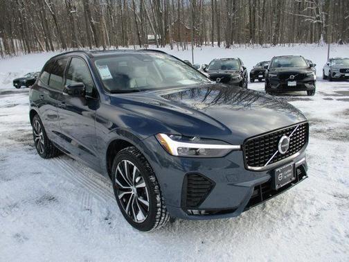2023 Volvo XC60 B5 Plus Dark Theme