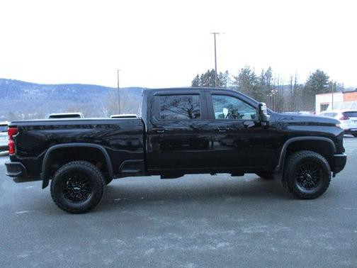 2024 Chevrolet Silverado 2500 4WD Crew Cab Standard Bed ZR2