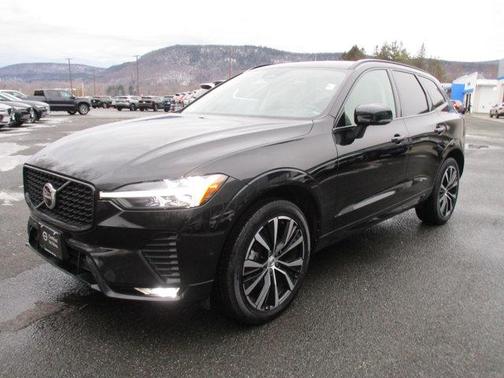 2023 Volvo XC60 B5 Plus Dark Theme