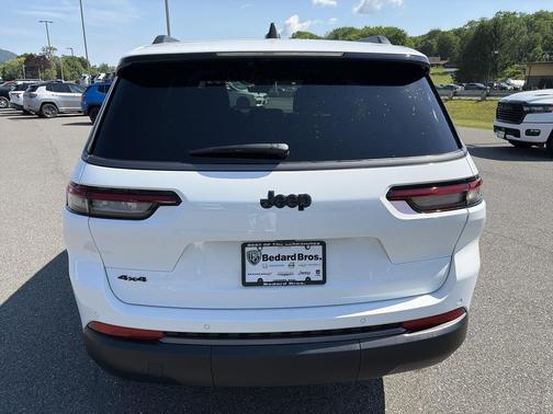 Bright White Clearcoat 2026 Jeep Grand Cherokee L Altitude
