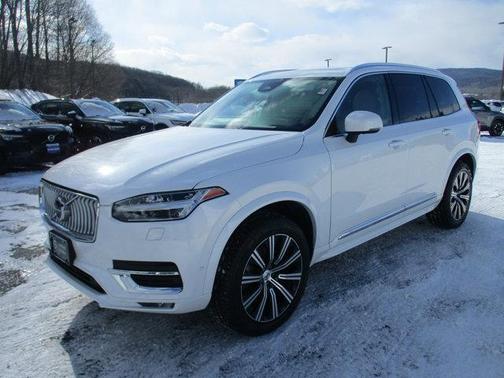2024 Volvo XC90 B5 Plus Bright Theme