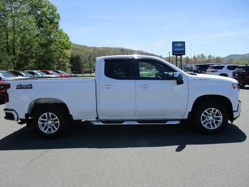 Summit White 2021 Chevrolet Silverado 1500 LT