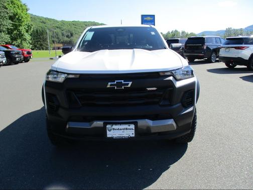 Summit White 2024 Chevrolet Colorado Trail Boss