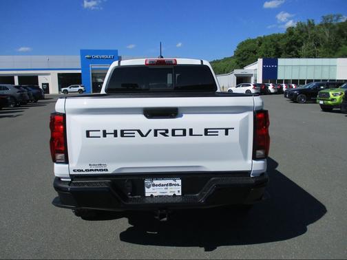 Summit White 2024 Chevrolet Colorado Trail Boss