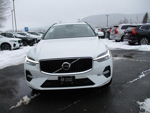 2022 Volvo XC60 B5 Momentum