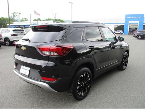 Mosaic Black Metallic 2023 Chevrolet Trailblazer LT