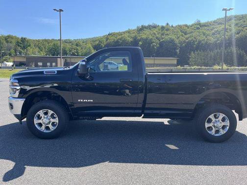 2025 RAM 2500 Big Horn Regular Cab 4x4 8' Box