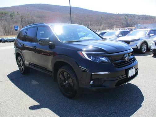 Crystal Black Pearl 2022 Honda Pilot AWD TrailSport