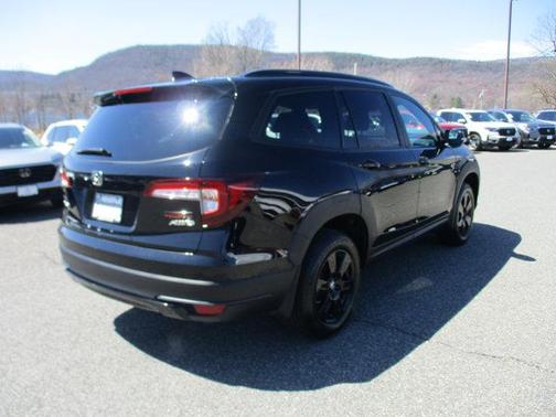 Crystal Black Pearl 2022 Honda Pilot AWD TrailSport