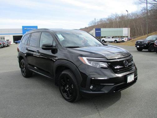 Crystal Black Pearl 2022 Honda Pilot AWD TrailSport