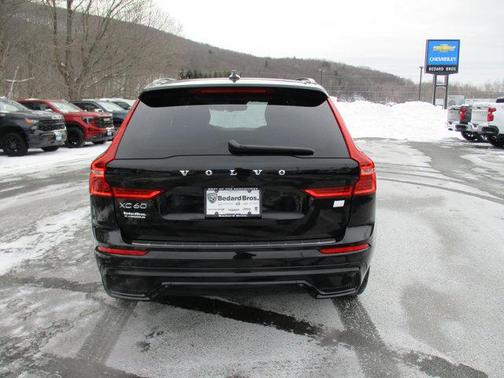 2024 Volvo XC60 Recharge Plug-In Hybrid T8 Plus Dark Theme