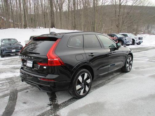 2024 Volvo XC60 Recharge Plug-In Hybrid T8 Plus Dark Theme