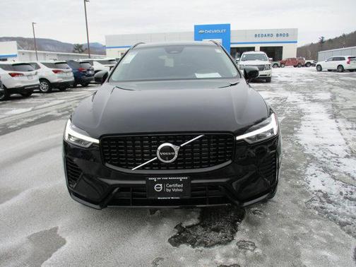 2024 Volvo XC60 Recharge Plug-In Hybrid T8 Plus Dark Theme