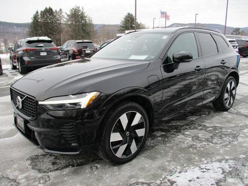 2024 Volvo XC60 Recharge Plug-In Hybrid T8 Plus Dark Theme