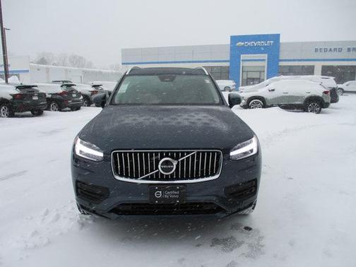 2023 Volvo XC90 B5 Core