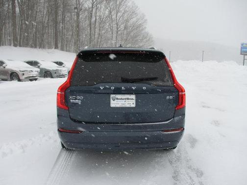 2023 Volvo XC90 B5 Core