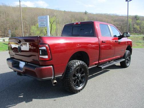 2022 RAM 3500 Big Horn Crew Cab 4x4 6'4' Box