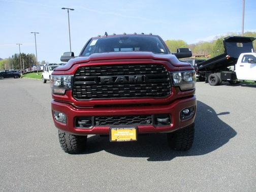 2022 RAM 3500 Big Horn Crew Cab 4x4 6'4' Box