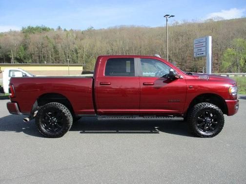 2022 RAM 3500 Big Horn Crew Cab 4x4 6'4' Box