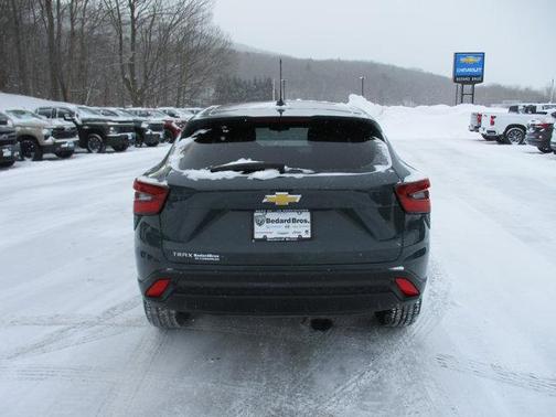 2025 Chevrolet Trax LS