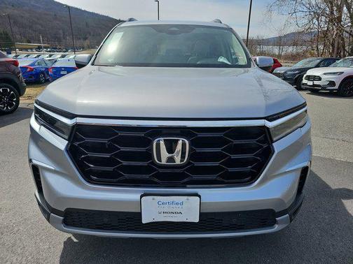 Lunar Silver Metallic 2025 Honda Pilot Touring 8-Passenger