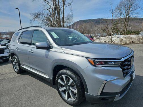 Lunar Silver Metallic 2025 Honda Pilot Touring 8-Passenger