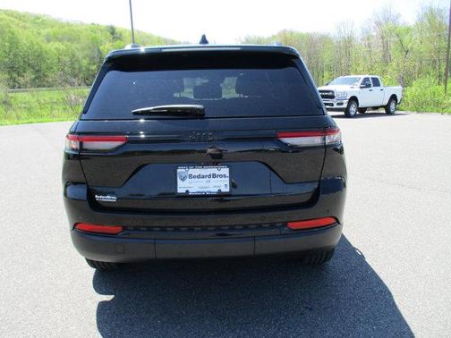 2022 Jeep Grand Cherokee Altitude
