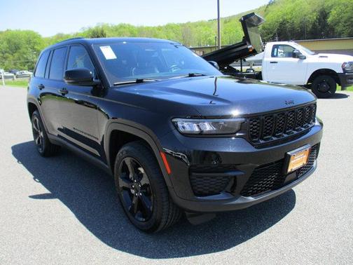 2022 Jeep Grand Cherokee Altitude