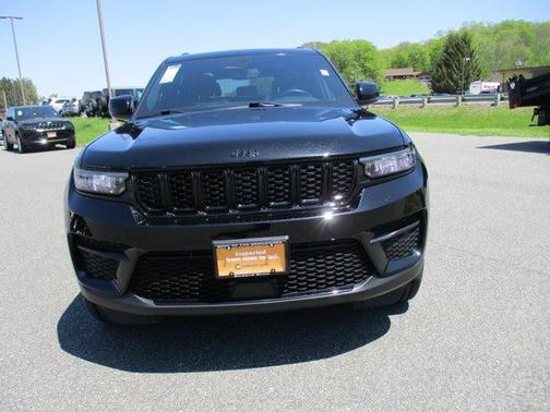 2022 Jeep Grand Cherokee Altitude