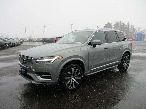 2025 Volvo XC90 B5 Core